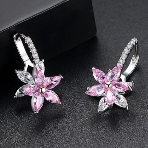 NEW!💙💎BEAUTIFUL💗PINK💗FLOWER CZ DROPS!💎💙 - Picture 4 of 8